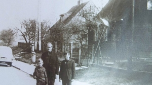 La familia que fue ejecutada y cuya casa estaba justo por donde pasaban las vías ferroviarias que conducían al tren nazi a su destino final.