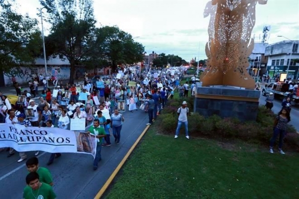 Hoy se prevé una nueva manifestación de grupos de católicos que se oponen a la escultura, instalada sobre Calzada Federalismo. 