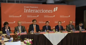 La salida de capitales responde a una movilidad que busca oportunidades de obtener ganancias con el alza de tasas en otras regiones, expuso Interacciones