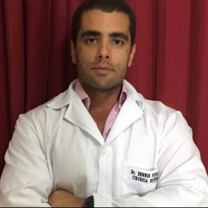 Un famoso cirujano plástico brasileño se da a la fuga tras la muerte de una de sus pacientes