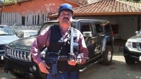 &quot;El Chapo&quot; Guzmán con un fusil en mano