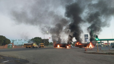 Incendio de vehículos y bloqueos en la ciudad de Culiacán, Sinaloa