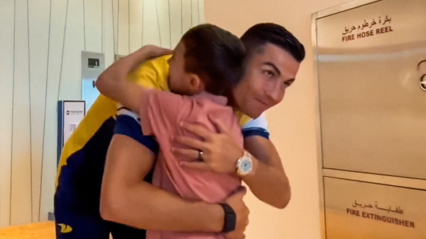 Un niño que sufrió el terremoto en Siria cumple su sueño de conocer a Cristiano Ronaldo