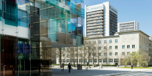 Sólo el año pasado, una de cada tres sanciones impuestas por la Comisión de Bolsa y Valores bajo la Ley de Prácticas Corruptas en el Extranjero fueron a farmacéuticas. A Novartis AG por corrupción en Corea del Sur, Vietnam y Grecia.