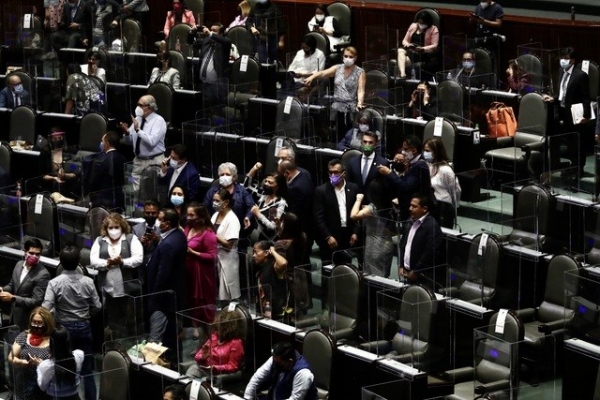 Por cuarta ocasión, la Cámara de Diputados aprobó la reforma a los artículos 108 y 111 de la Constitución con el fin de acotar el fuero presidencial.