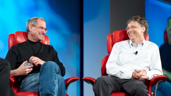 Steve Jobs, fundador de Apple, y Bill Gates, creador de Microsoft