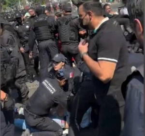 Detienen a nueve en protesta de comerciantes de Parque Revolución