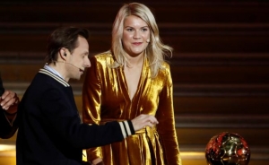 Ada Hegerberg y Martin Solveig