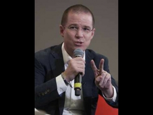 El panista Ricardo Anaya, quien presidía la Cámara de Diputados en 2013. Su partido respaldó la reforma energética de Enrique Peña en diciembre de ese año.