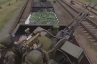 Tren blindado ruso entró en el territorio de la región de Kharkov, Ucrania.