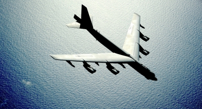 Por qué EEUU pone en alerta sus bombarderos nucleares por primera vez desde la Guerra Fría