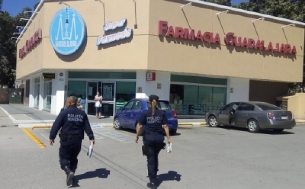 Puerto Vallarta: Asaltan otra Farmacia Guadalajara; delincuentes ya saben cómo evadir la justicia