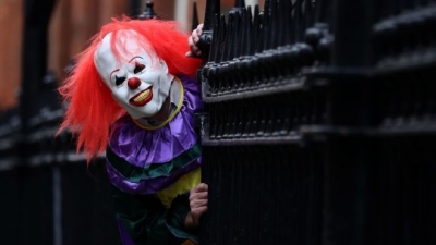 En agosto de 2016 ocurrieron los primeros casos en EE.UU. de jóvenes que se disfrazan de payaso con máscaras de terror para acechar a personas.