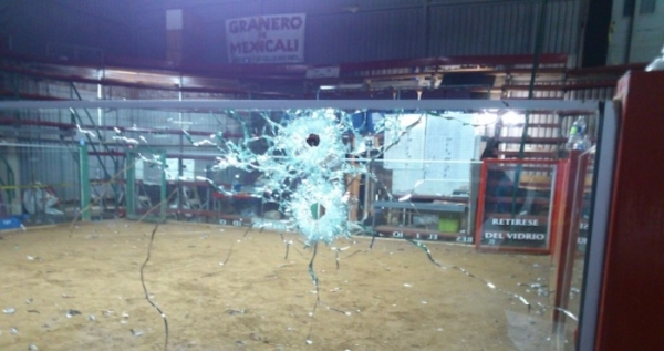 Comando irrumpe en palenque de Ensenada y ejecuta a cuatro.