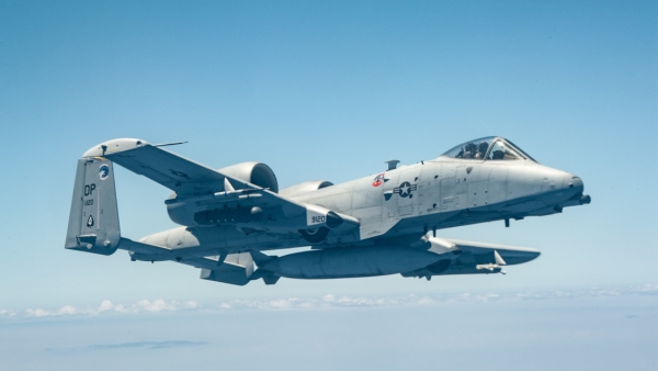 Reportan un segundo caza estadounidense estrellado en un día en el golfo Pérsico