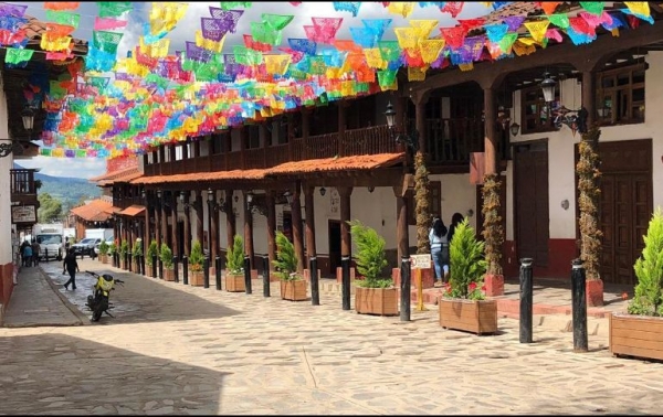 Aspecto de los andadores y calles remozados para los turistas de Mazamitla. 