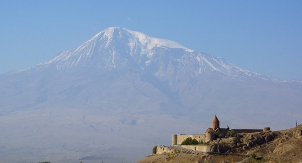 Arqueólogos chinos declaran haber descubierto el Arca de Noé en el monte Ararat