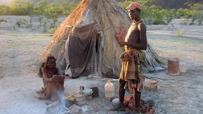 Una pareja de la tribu Twe