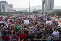 Miles protestan contra el ‘gasolinazo’ en Monterrey