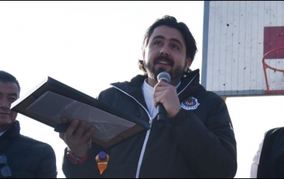 ''Estamos pidiendo lo que merece Chivas, por lo que genera de rating, por el rating comercial y estoy seguro que vamos a llegar a muy buen acuerdo con nuestros aliados'', dice el directivo.