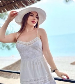 Murió por una foto: Influencer rusa cayó de un acantilado en Georgia cuando se tomaba una selfie