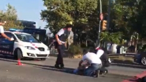 Muere en un tiroteo con la policía el sospechoso que se saltó el control en la Diagonal en Barcelona