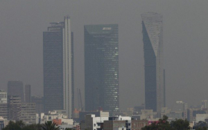 Vista de la Ciudad de México en una contingencia ambiental.