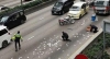 Unas cajas con dinero caídas a la carretera desde un furgón causan atascos en Hong Kong