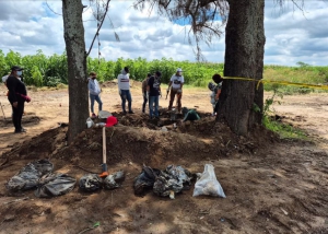 Guerreros Buscadores de Jalisco localizan otra fosa clandestina en Arroyo Hondo, Zapopan: han recuperado 6 bolsas con restos