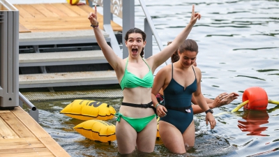 Bañistas en el río Sena, París (Francia), el 5 de julio de 2025.