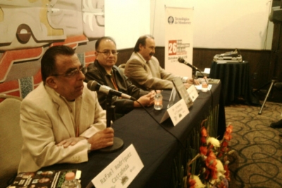 Rafael Rodríguez Castañeda, Ernesto Villanueva y Jesús Cantú en la presentación de “Los parásitos del poder”.