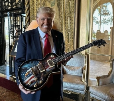 Donald Trump ahora venderá guitarras con precios de hasta 10 mil dólares