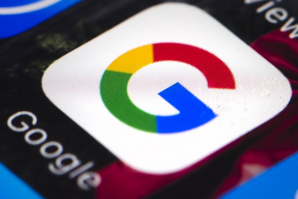 Una demanda colectiva en Reino Unido de miles de millones de libras contra Google, que alega que el gigante de internet rastreó en secreto a usuarios de iPhones, no es viable y no debe permitirse su trámite, dijo la empresa.