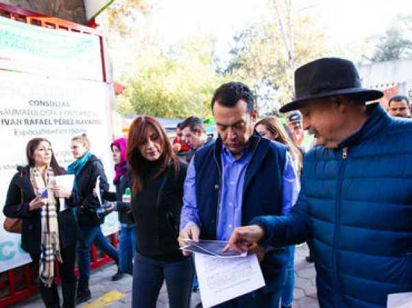 Para apoyar el amparo basta presentarse con la credencial de elector y firmar la petición.
