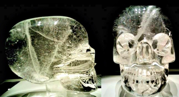 La leyenda de las 13 calaveras de cristal (mayas)