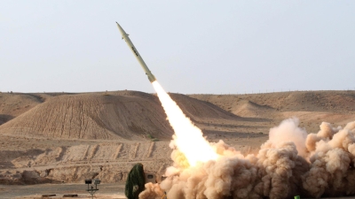 Irán prueba un misil Fateh 110, el 25 de agosto de 2025.