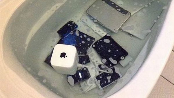 Despechada por una infidelidad, destruyó todos los dispositivos Apple de su novio