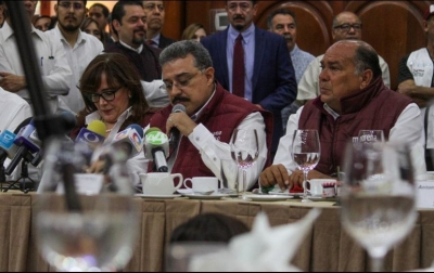 En su discurso de aceptación, Lomelí (c) destacó el crecimiento que ha tenido el partido a tres años de su fundación.