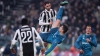 Cristiano Ronaldo convierte un gol de chilena contra la Juventus. Turín (Italia), 3 de abril de 2018.