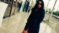 "Echen su cadáver a los perros": Amenazan a una mujer saudita por tomarse una foto sin hiyab