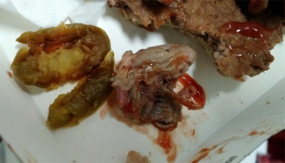 El supuesto roedor encontrado en la hamburguesa de McDonalds.