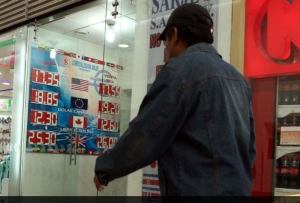 Cotización del dolar en el AICM