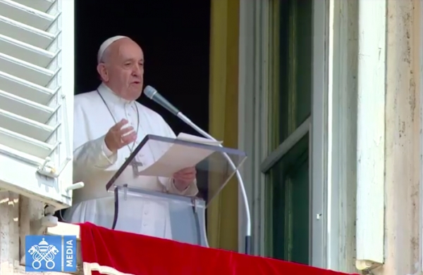 El papa Francisco queda atrapado en un ascensor del Vaticano por 25 minutos