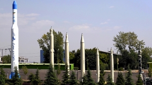 Misiles de fabricación iraní presentados en el museo de Defensa en Teherán