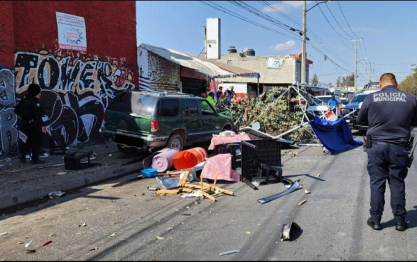 Hombre atropella a cuatro mujeres tras robar camioneta; lo detienen