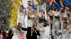 Jugadores del Real Madrid Carlo Ancelotti festejan tras ganar la final de la Copa del Rey en el estadio de La Cartuja, en Sevilla, España. 6 de mayo del 2023.