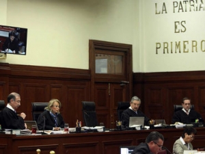 Los ministros del máximo tribunal establecen que los que sufran acoso escolar podrán presentar sus demandas.