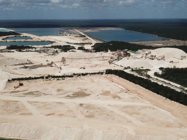 La creación del área natural protegida Felipe Carrillo Puerto em las costas de Quintana Roo comprende las 2 mil 387 hectáreas de la mina Sac-Tun (antes Calica).