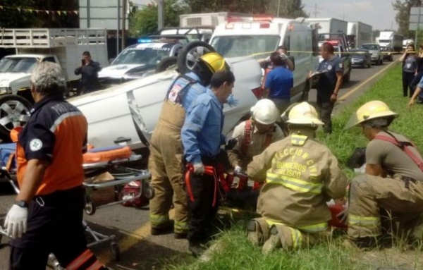 Volcadura en la carretera a Chapala deja un muerto y cuatro lesionados