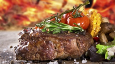 En el sur de Estados Unidos, hacer carne a la barbacoa implica ahumarla lentamente.